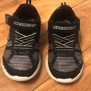 Skechers light up shoes. Sz 8 toddler